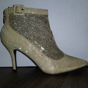 High heel boots